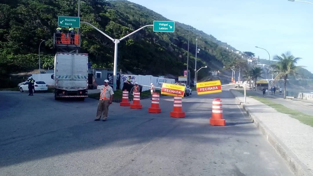 🎯AV NIEMEYER INTERDITADA 🚧 *AVENIDA NIEMEYER* | Iniciado o procedimento de interdição dos 2 sentidos da via, após decisão
