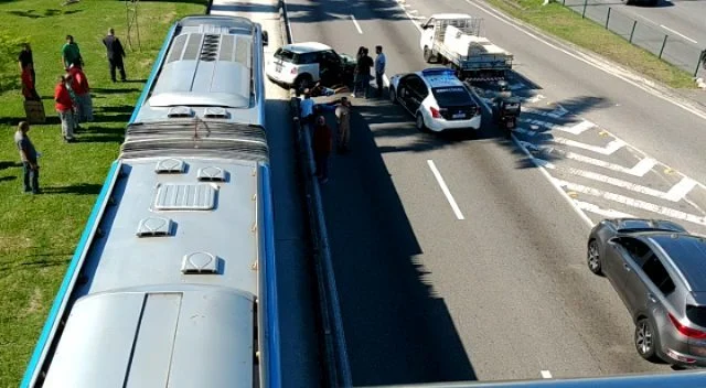 🚨 Tiroteio e perseguição na Avenida Ayrton deixam feridos 🚨