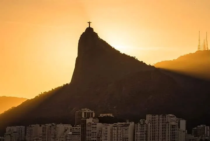 SEGUNDOU COM SOL NO RIO