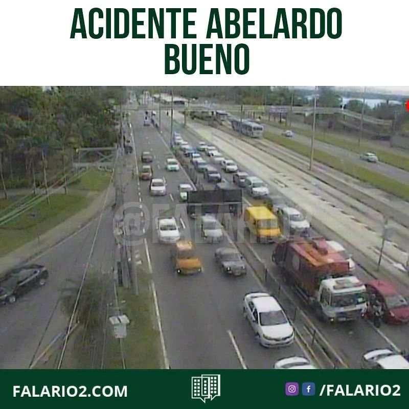 10:10 - Neste momento, o acidente envolvendo 2 carros na pista central da Av.