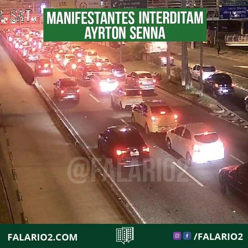 AV.
