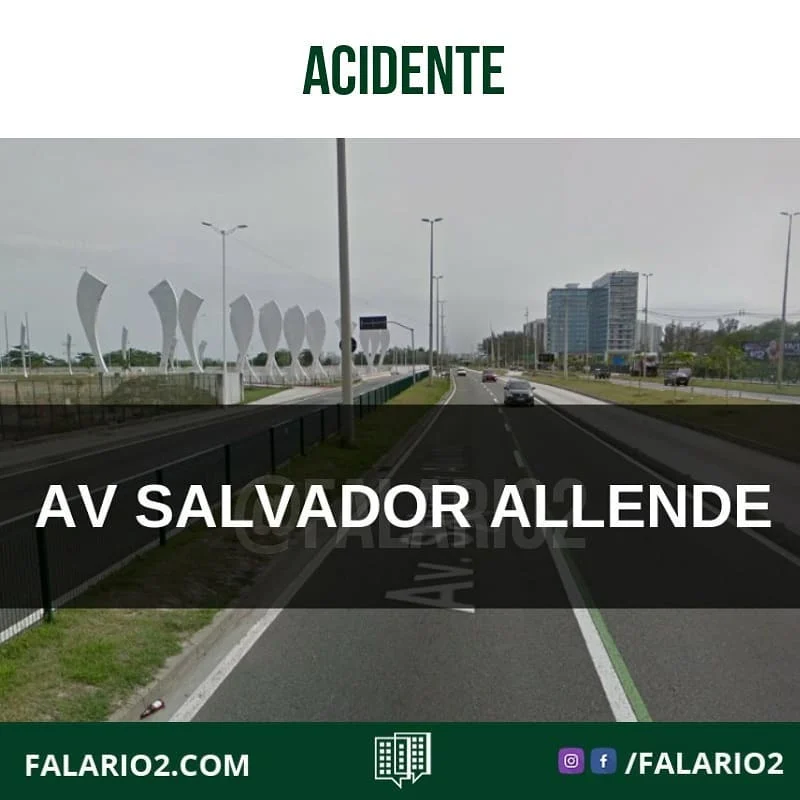 Dois carros bateram na altura do BRT Ilha Pura, sentido Recreio.