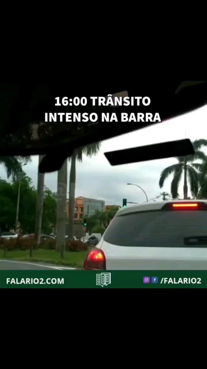 GARDÊNIA AZUL: foram retirados o carro e o caminhão que colidiram e ocuparam parcialmente a Av.