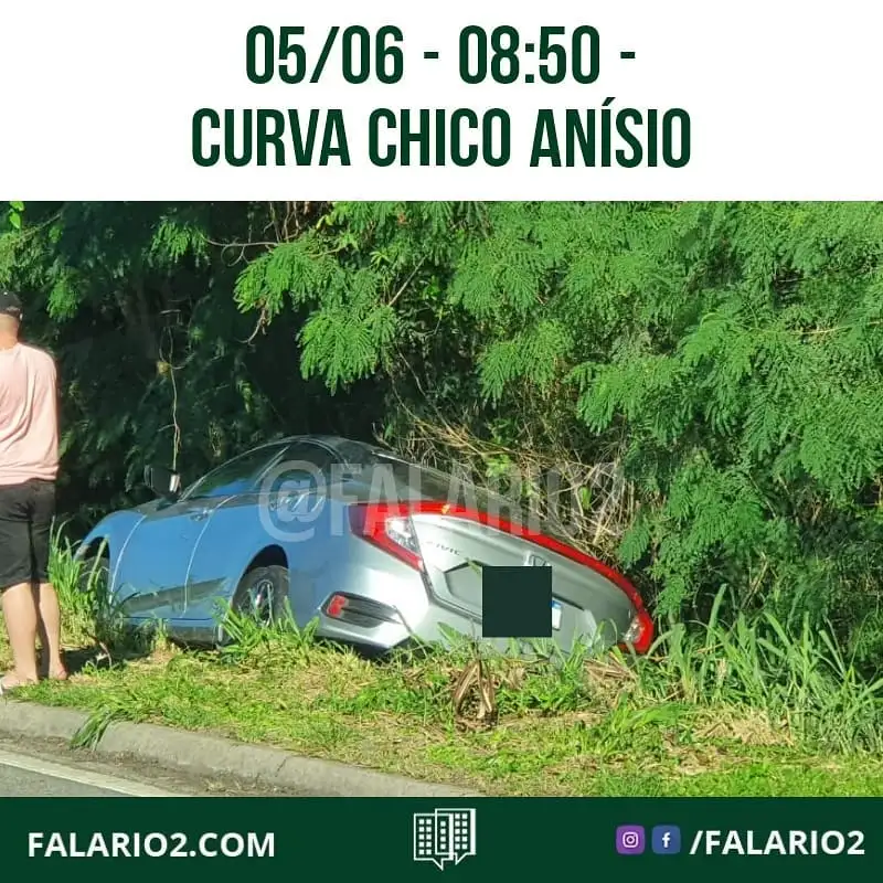 Acidente na Curva Chico Anísio, sentido Abelardo Bueno.