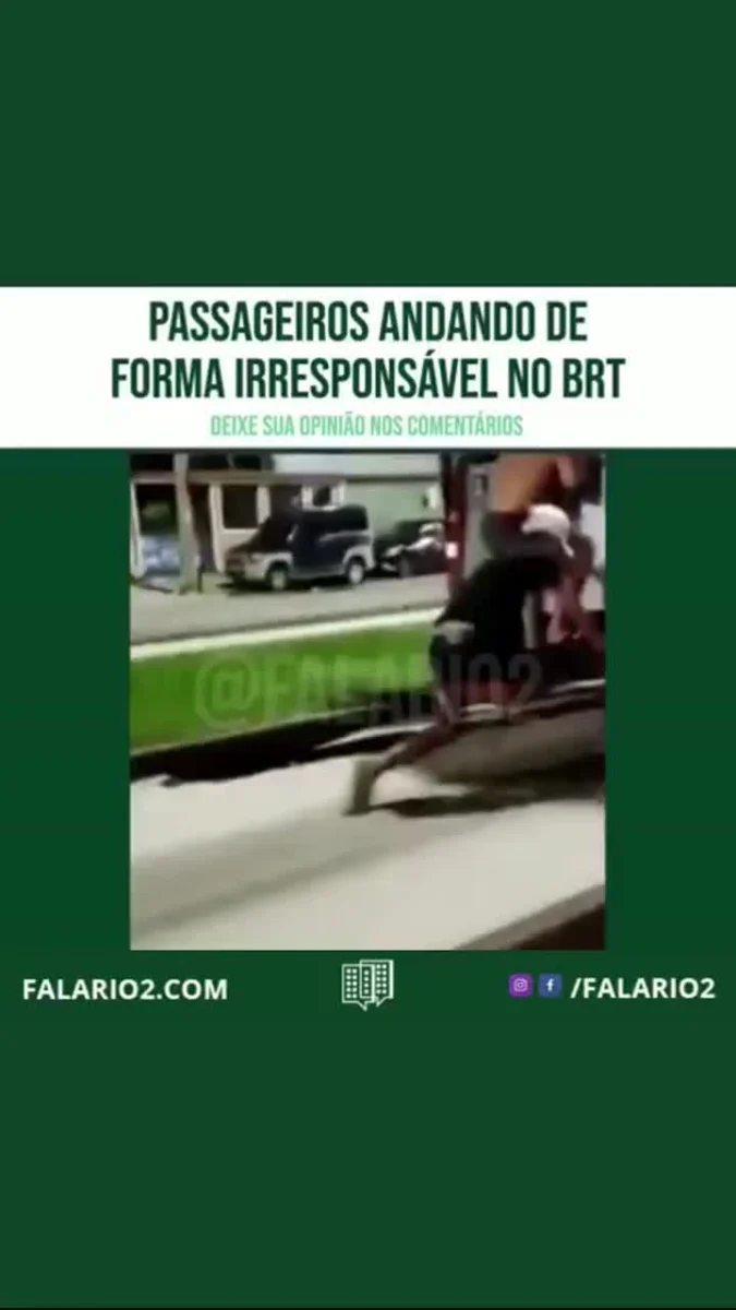 Jovens andando de forma irresponsável no BRT são flagrados por motociclista.