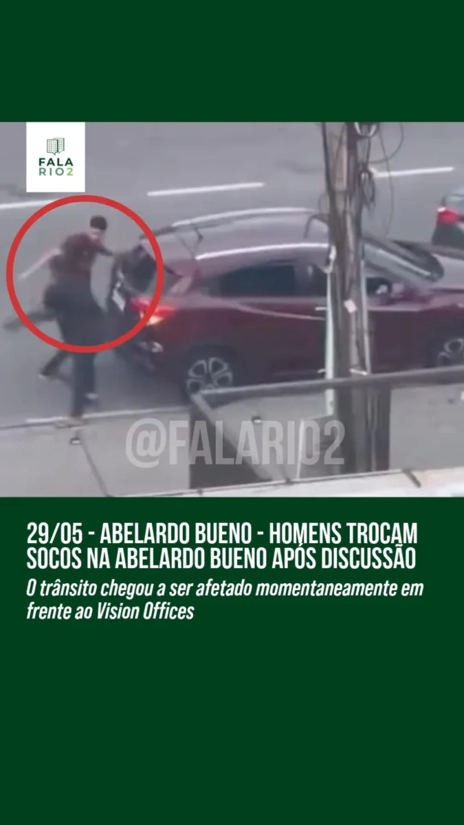 Uma briga de trânsito foi registrada em frente ao Vision Offices, na Avenida Embaixador Abelardo Bueno, na Barra Olímpica.